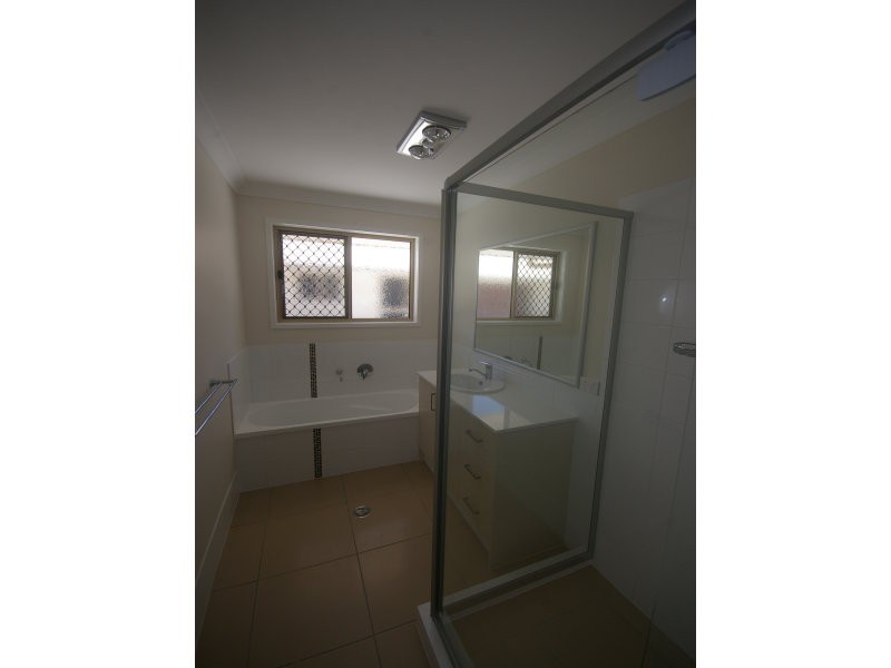 12 Second Ave, Beachmere QLD 4510