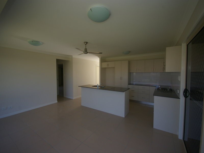 12 Second Ave, Beachmere QLD 4510