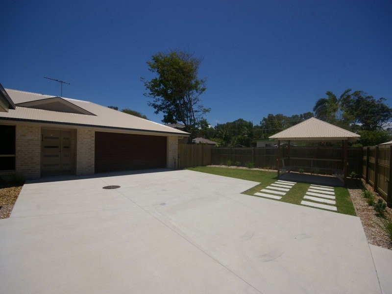 12 Second Ave, Beachmere QLD 4510