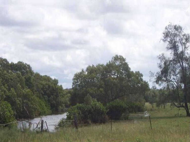 555 Beachmere Road, Beachmere QLD 4510