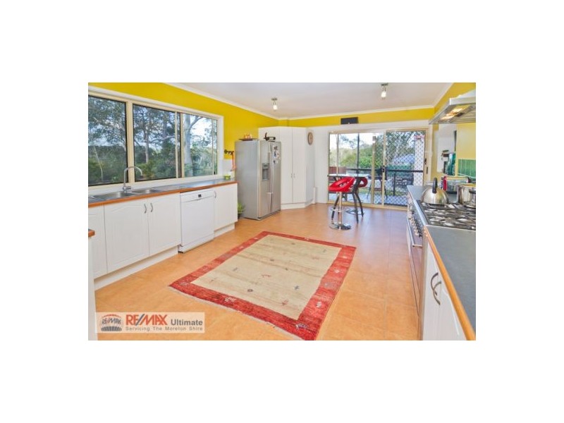 124 Hall  Rd, Elimbah QLD 4516