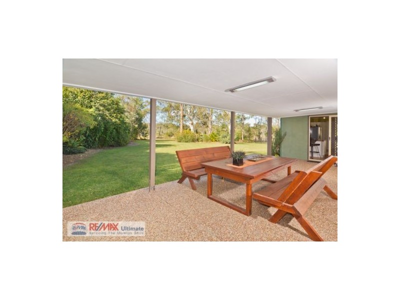 124 Hall  Rd, Elimbah QLD 4516