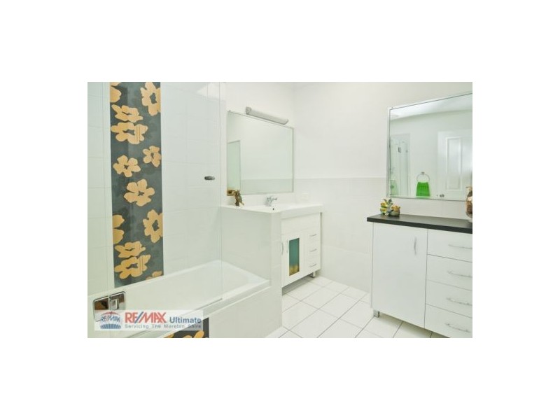 124 Hall  Rd, Elimbah QLD 4516