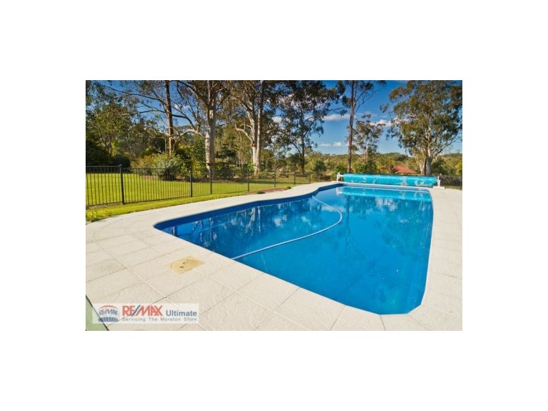 124 Hall  Rd, Elimbah QLD 4516