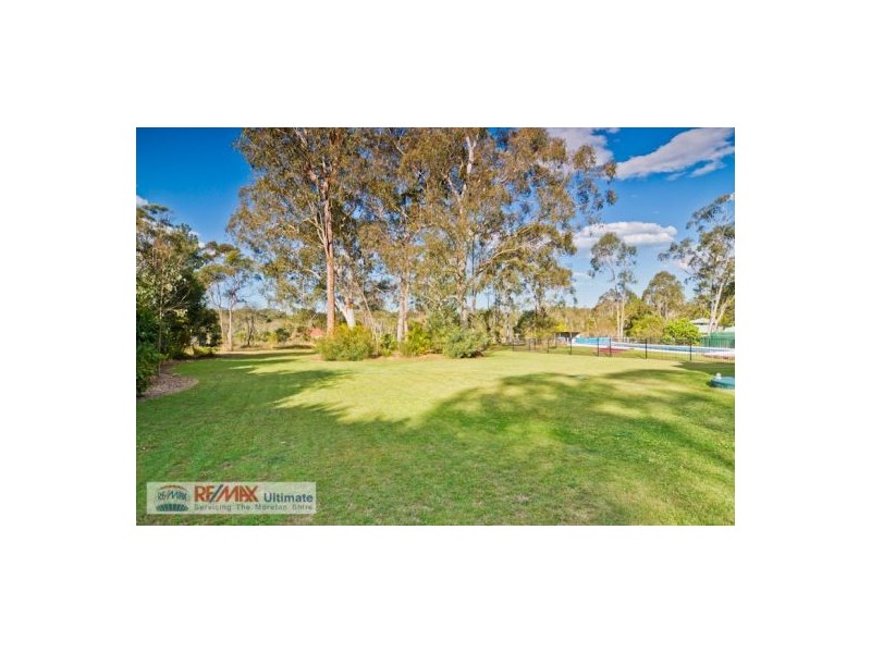 124 Hall  Rd, Elimbah QLD 4516