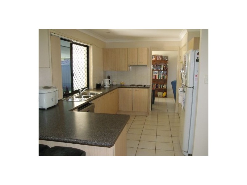 34 Columbia Drive, Beachmere QLD 4510