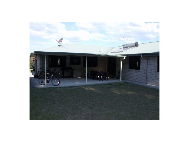 34 Columbia Drive, Beachmere QLD 4510
