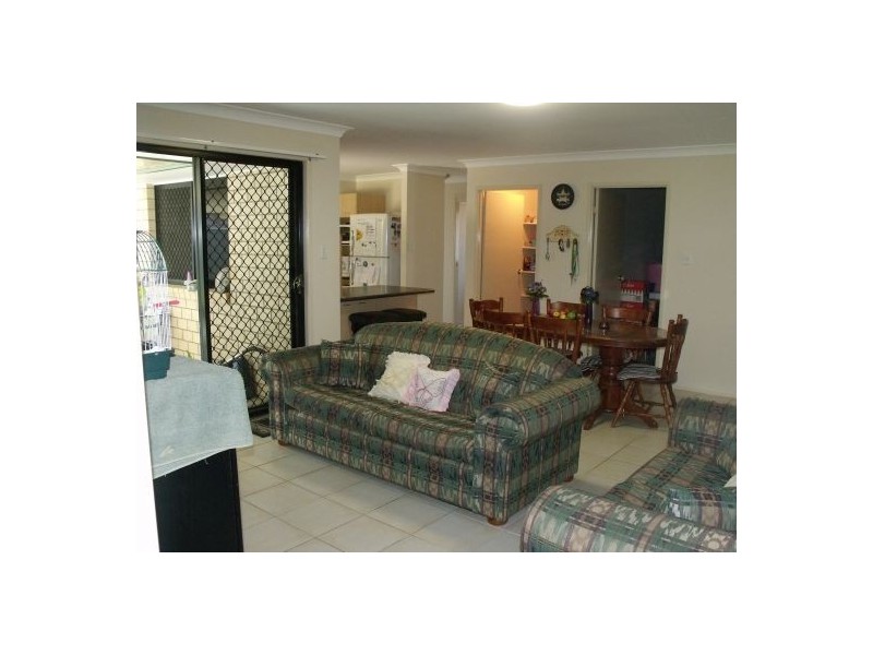 34 Columbia Drive, Beachmere QLD 4510