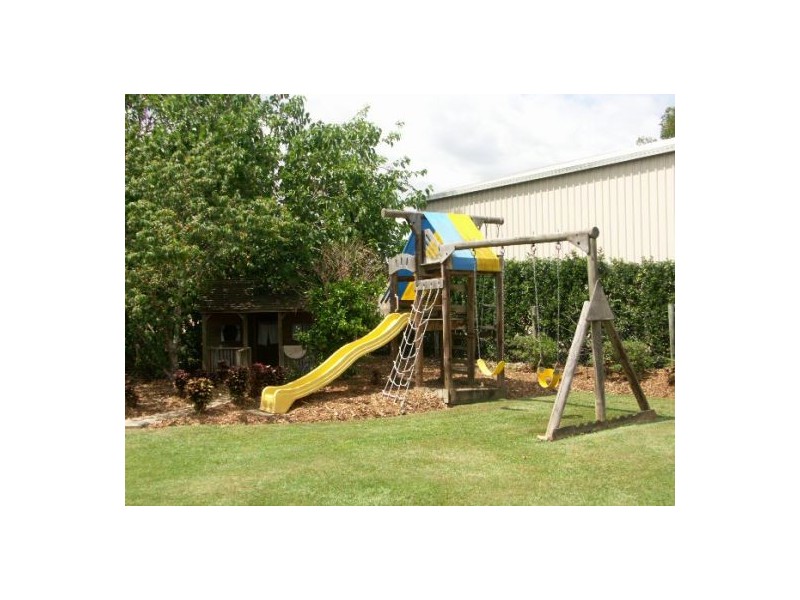 11-13 Eureka Crt, Wamuran QLD 4512