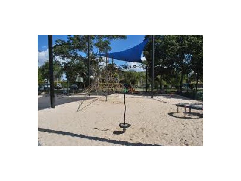 24 Randolph Street, Beachmere QLD 4510
