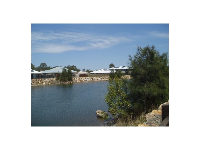 33 Adam Street, Beachmere QLD 4510