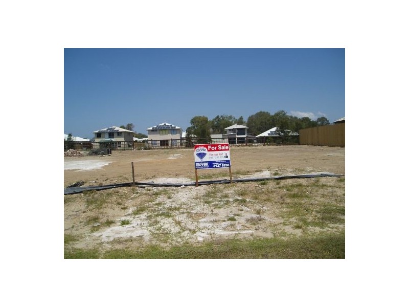 33 Adam Street, Beachmere QLD 4510