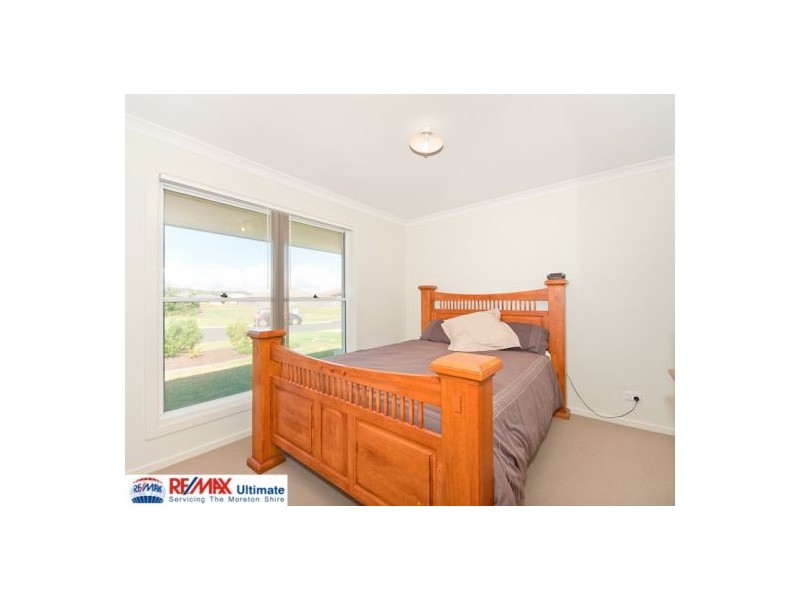 25 Dewdrop Place, Ningi QLD 4511