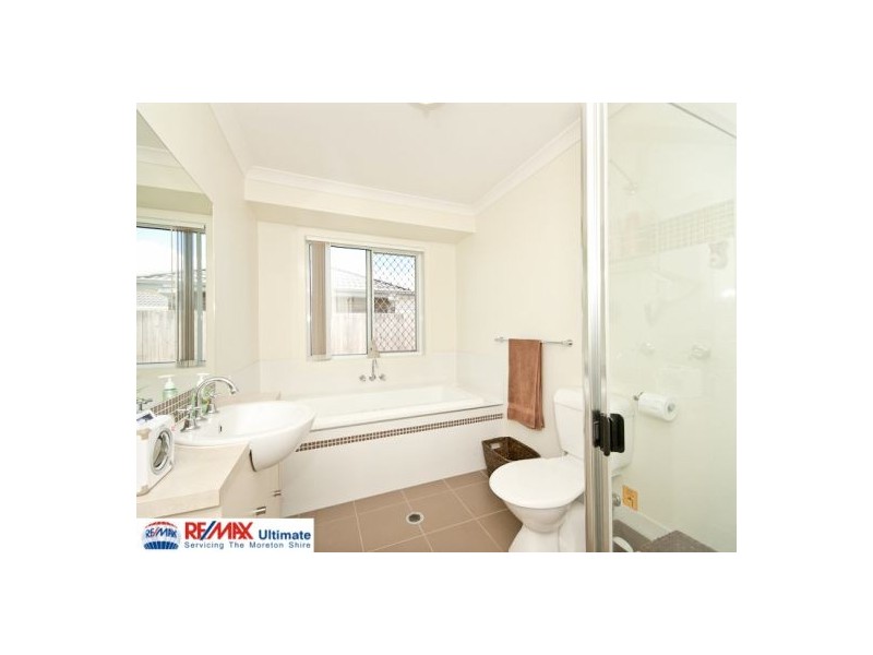 25 Dewdrop Place, Ningi QLD 4511