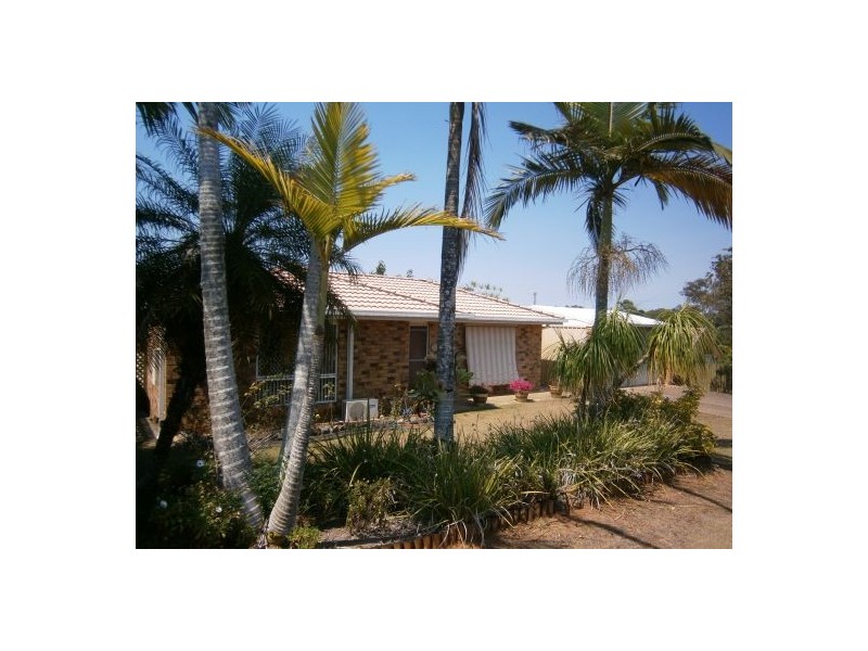 8 Frangipani Court, Kallangur QLD 4503