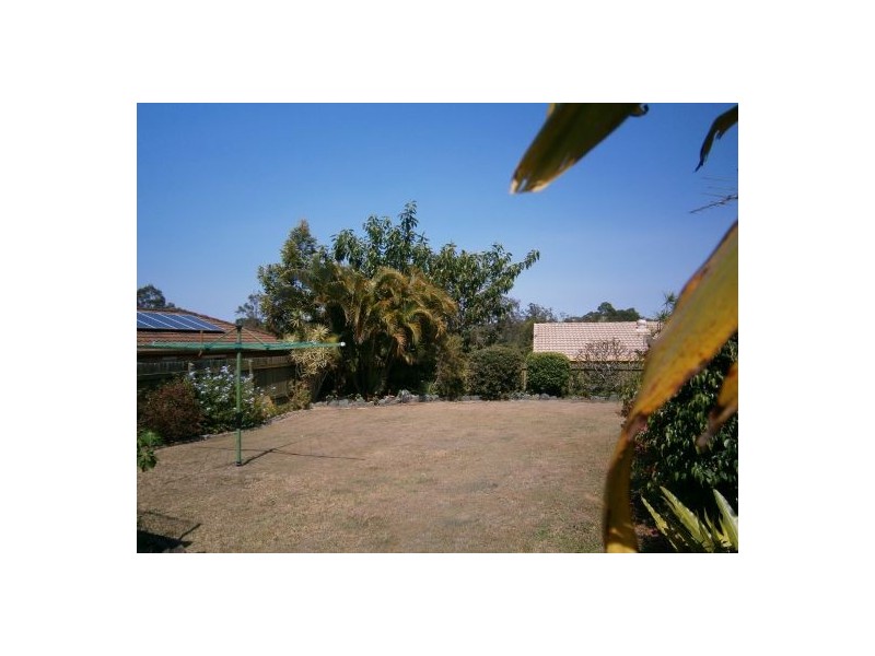 8 Frangipani Court, Kallangur QLD 4503