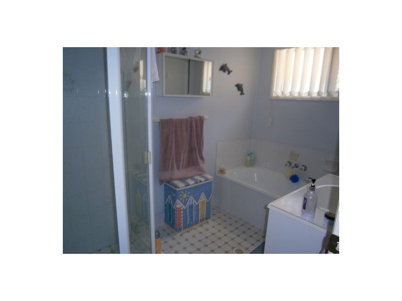 8 Frangipani Court, Kallangur QLD 4503