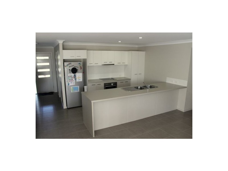 8 Kentia Court, Morayfield QLD 4506