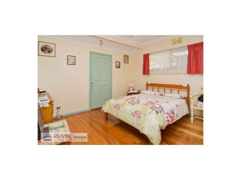6 Elizabeth  St, Beachmere QLD 4510