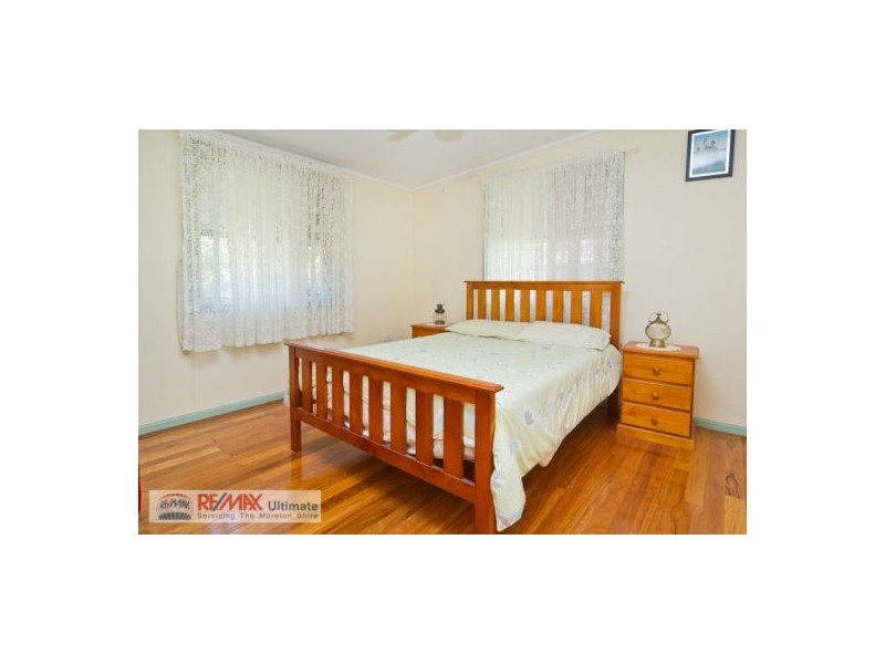 6 Elizabeth  St, Beachmere QLD 4510