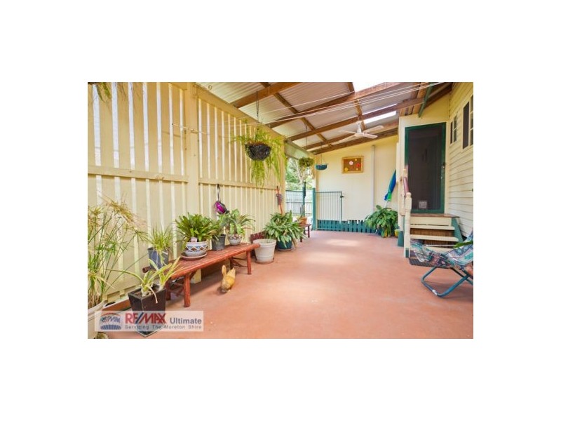 6 Elizabeth  St, Beachmere QLD 4510