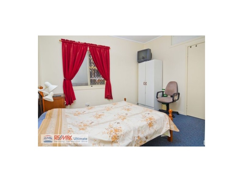 6 Elizabeth  St, Beachmere QLD 4510