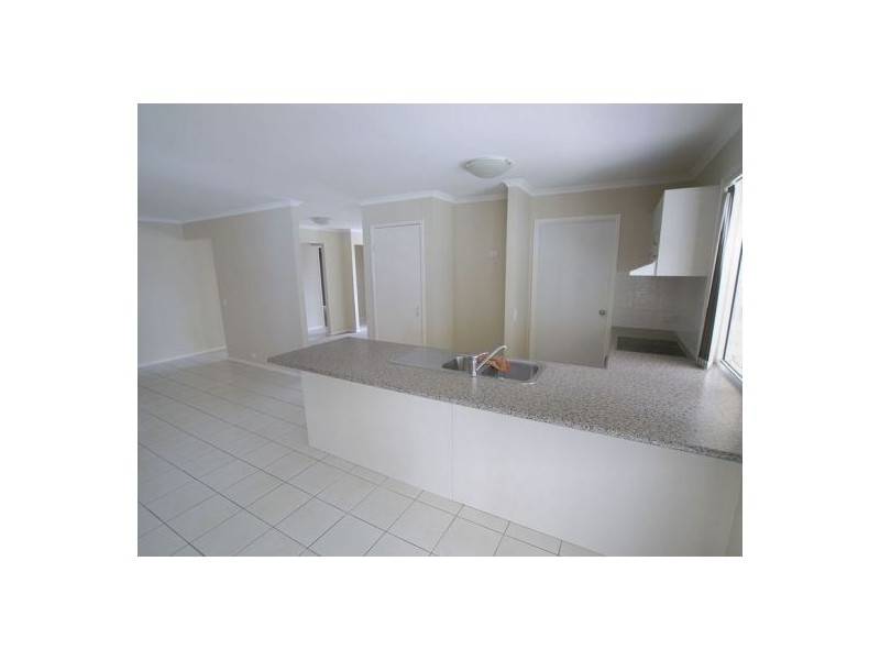 6 Blaxland Place, Narangba QLD 4504