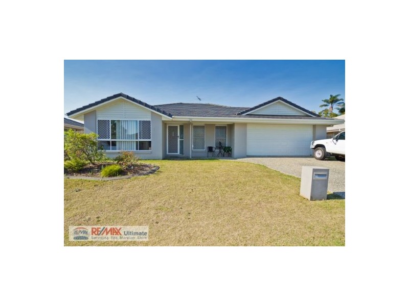 10 Adam Street, Beachmere QLD 4510