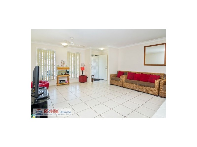 10 Adam Street, Beachmere QLD 4510