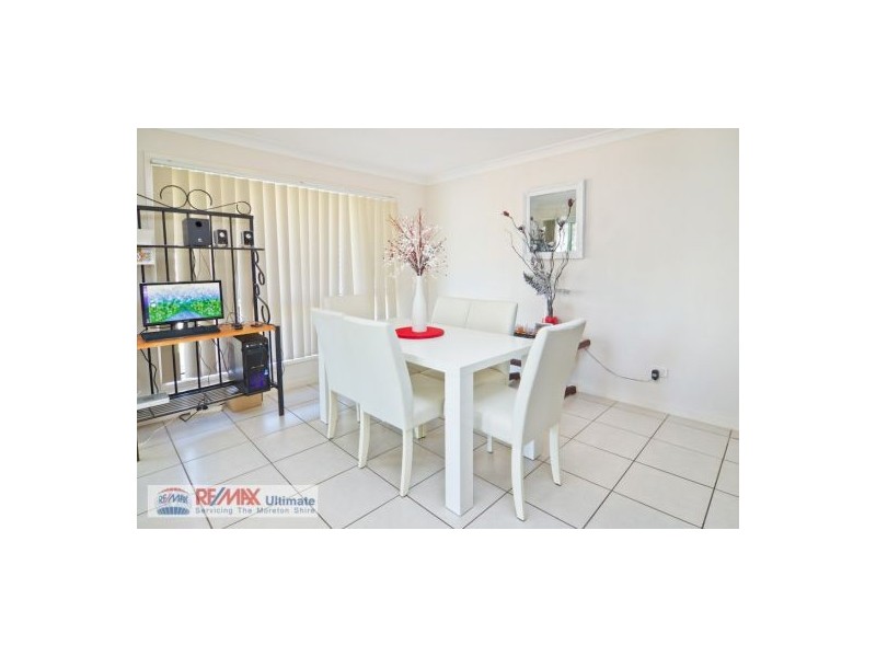 10 Adam Street, Beachmere QLD 4510