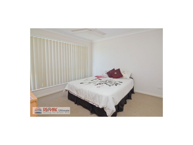 10 Adam Street, Beachmere QLD 4510