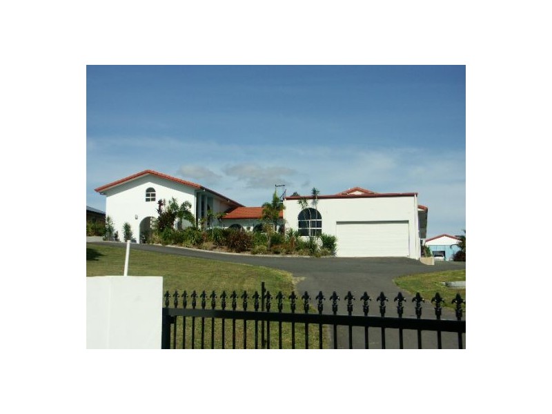 68-70 Shaun Pde, Elimbah QLD 4516