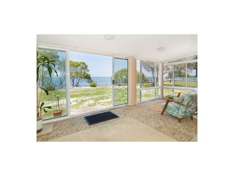 14 Bayside Drive, Beachmere QLD 4510