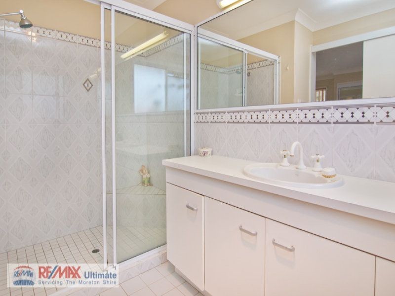 14 Bayside Drive, Beachmere QLD 4510