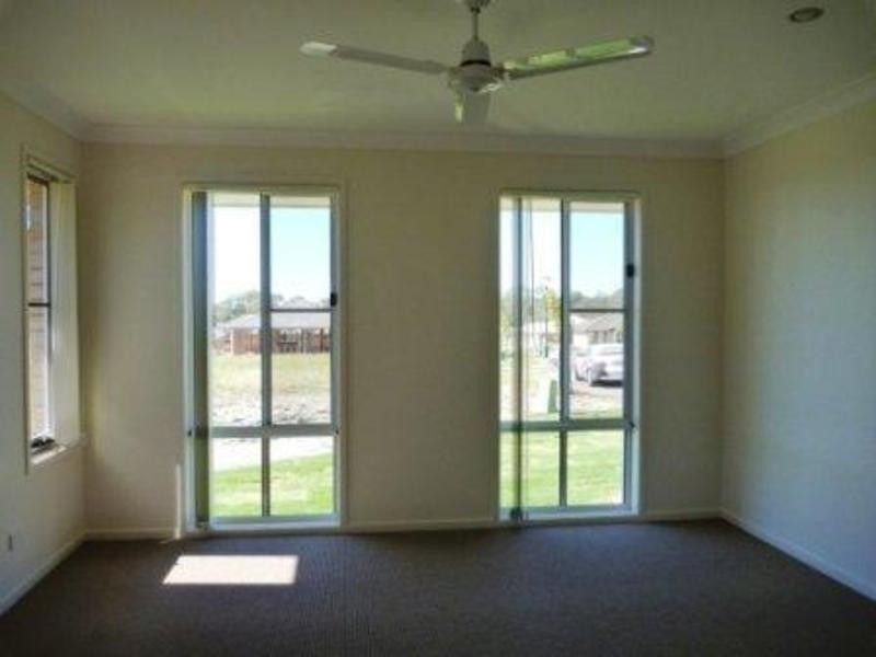 10 Mia Court, Morayfield QLD 4506