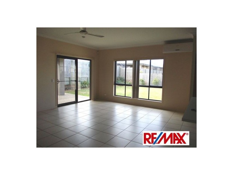 1/4 Player Street, North Lakes QLD 4509