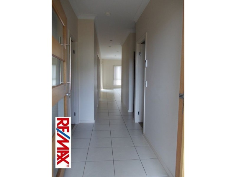 1/4 Player Street, North Lakes QLD 4509