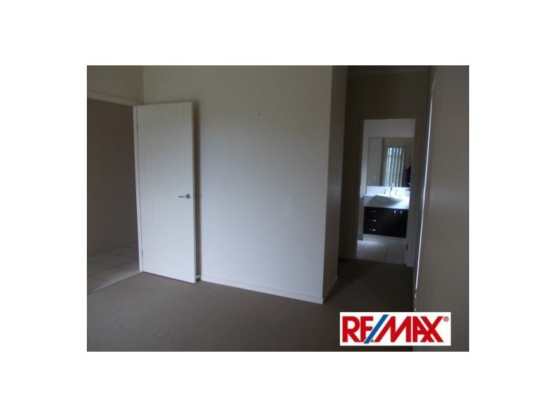1/4 Player Street, North Lakes QLD 4509