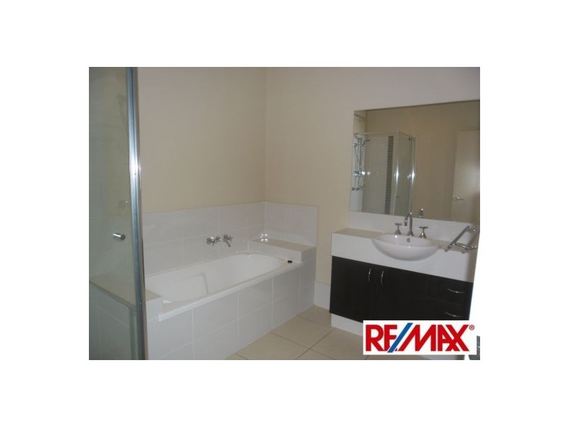 1/4 Player Street, North Lakes QLD 4509