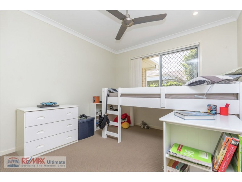 17 Adam Street, Beachmere QLD 4510