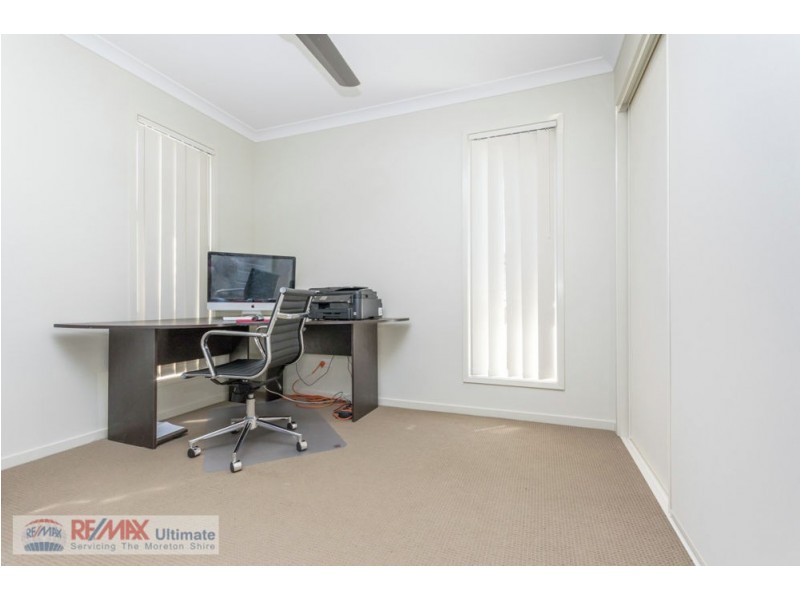 17 Adam Street, Beachmere QLD 4510