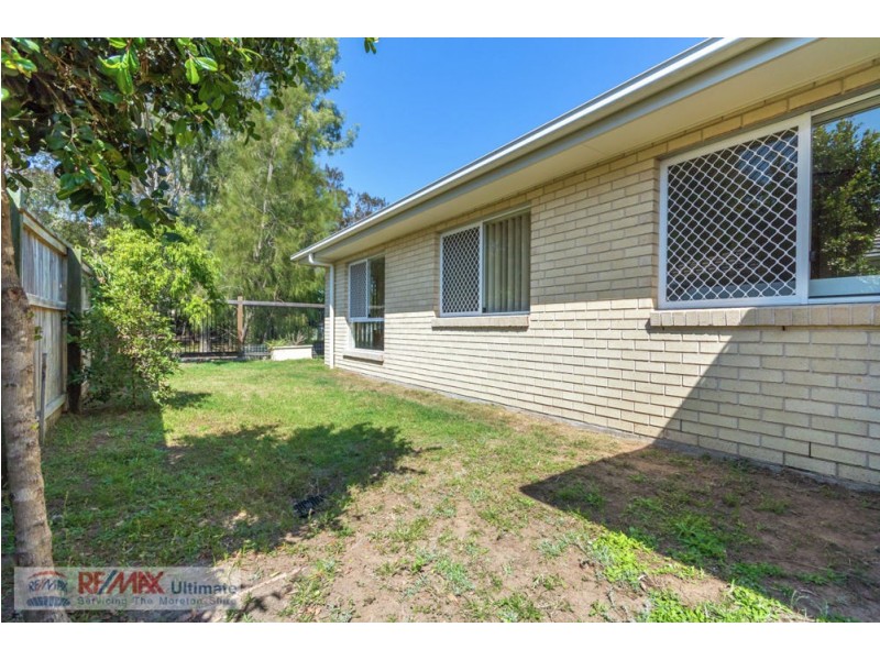 17 Adam Street, Beachmere QLD 4510