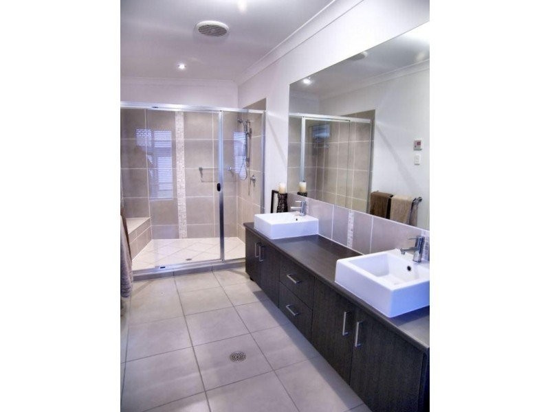 15 Geneva Crescent, Narangba QLD 4504
