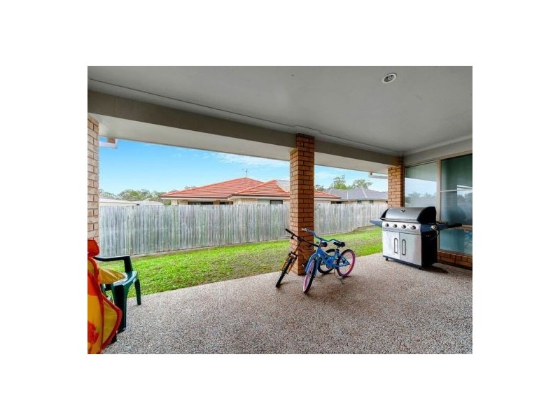 6 Bluegrass Place, Morayfield QLD 4506