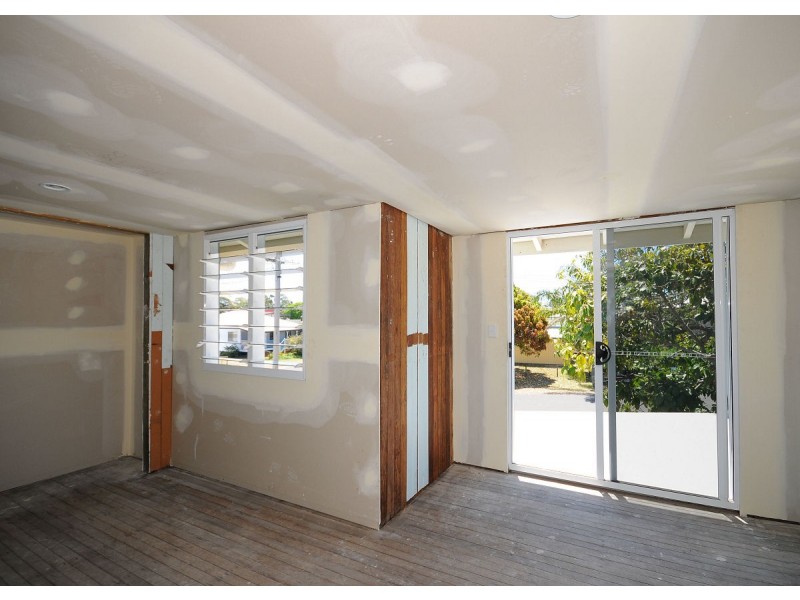 AUCTION 57 Ocean  Street, Torquay QLD 4655