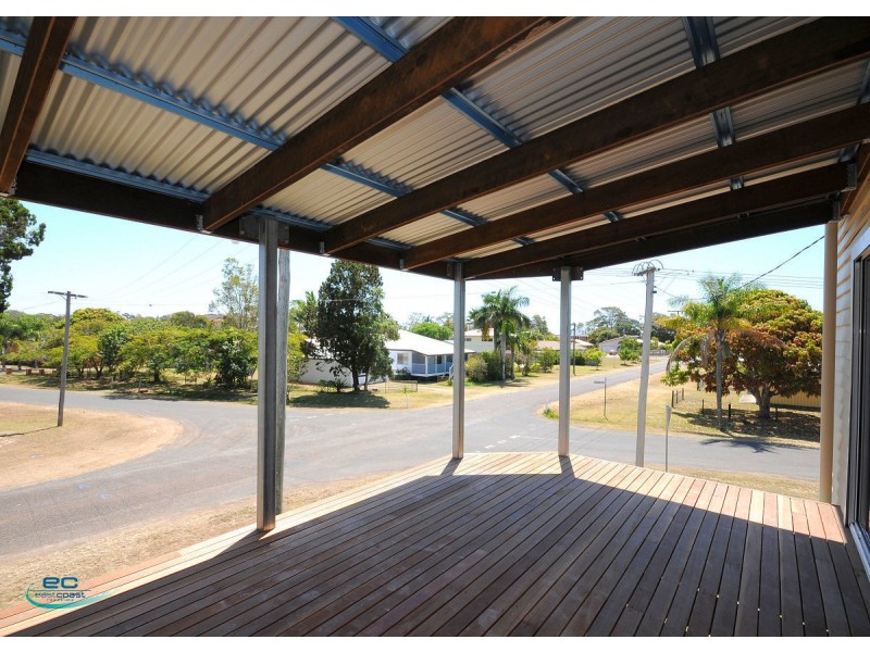 AUCTION 57 Ocean  Street, Torquay QLD 4655
