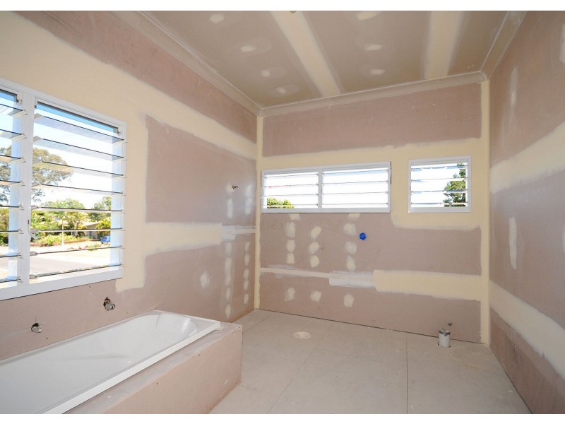 AUCTION 57 Ocean  Street, Torquay QLD 4655