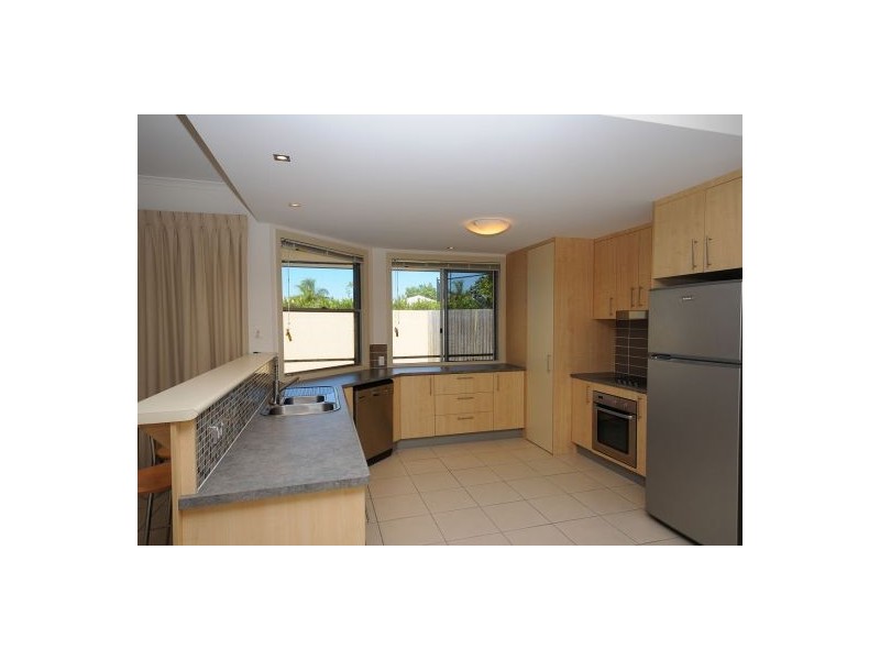 20/230 Pulgul Street, Urangan QLD 4655