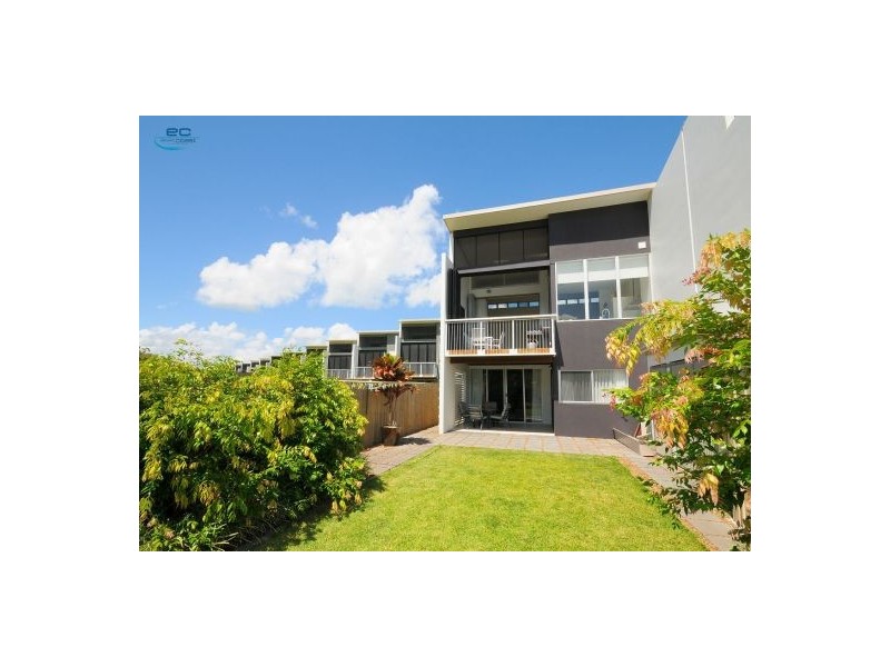 52/230  Pulgul Street, Urangan QLD 4655