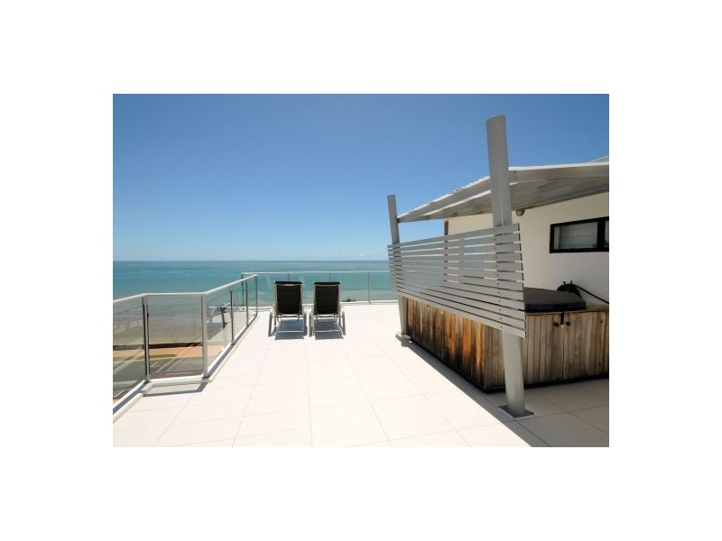 17/558 Esplanade, Urangan QLD 4655